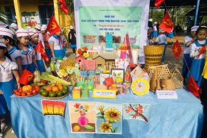 Các trường học trong tỉnh Quảng Nam tổ chức nhiều hoạt động sôi nổi, bổ ích trong tháng Ba lịch sử, qua đó góp phần giáo dục truyền thống và phát triển kỹ năng cho học sinh